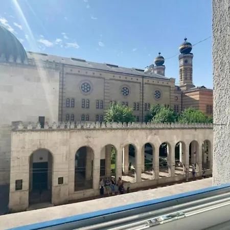 Synagogue Skyline View Walk To Deak & Fashion St *