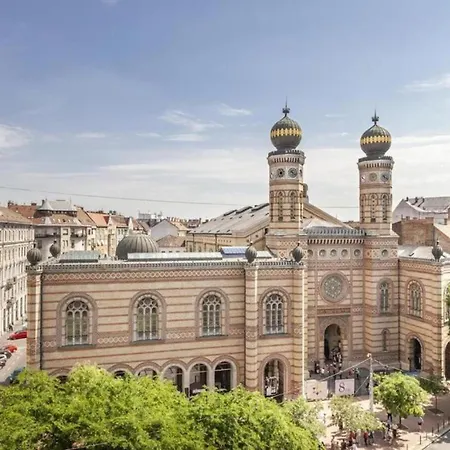 Apartamento Synagogue Skyline View Walk To Deák&fashion St Budapeste