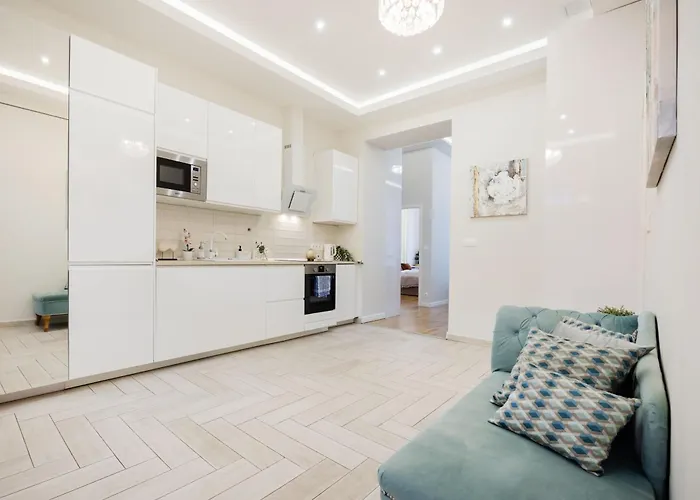 Synagogue Skyline View Walk To Deak & Fashion St