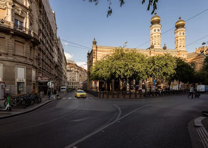 Synagogue Skyline View Walk To Deak & Fashion St * Budapesta